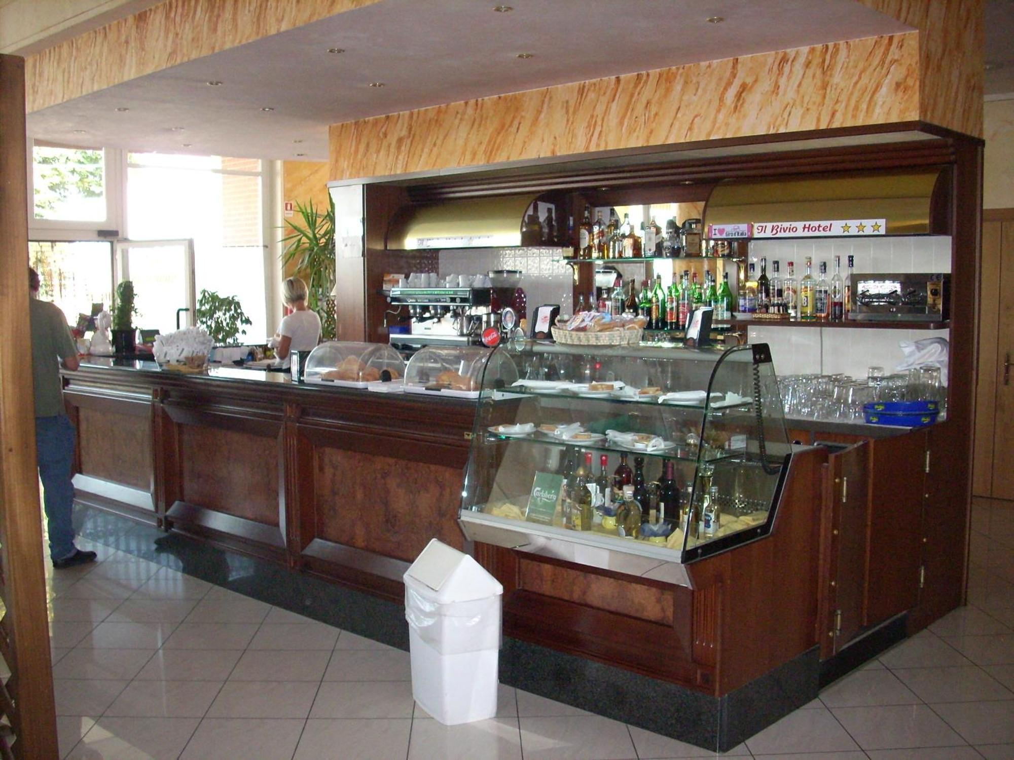 艾尔比维奥酒店 卡尔马尼奥拉 外观 照片